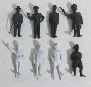 58628 Cs17 Lotto 8 soldatini in plastica - Personaggi principali WW2 - 6 cm - Picture 1 of 3