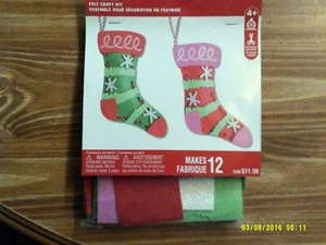 Creatology Felt Stocking Kit Craft New 12 Mini Stockings 30 minutes Craft - Picture 1 of 2