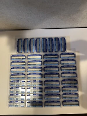 Kirkland Signature Triple Hoja incluye 60 Cartuchos NUEVO Sin CAJA-v2 Sin Mango Foto 1 de 4