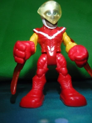 Playskool Marvel Super Hero Adventures FALCON figura traje de Vengadores blanco y rojo Foto 1 de 4
