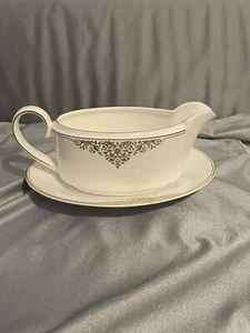 Wedgwood Bone China Vera Wang Empress Jewel Gravy Boat And Under Plate - Picture 1 of 7
