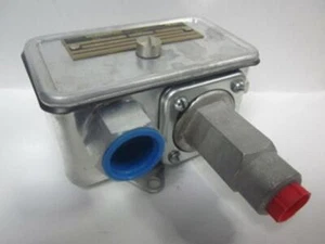 444-32NB-7-444080 Control Switch Pressure 25 to 350 PSI - Picture 1 of 2