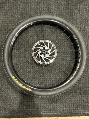 Specialized Roval 27.5 Переднее Колесо (Maxxis Highroller II) с Осевой Линией SRAM - Изображение 1 из 4