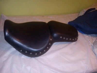 Kawasaki VN900 Vulcan 900 2006-2016 asiento con tachuelas de una pieza Foto 1 de 4