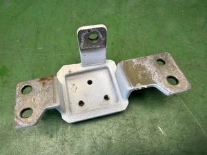 SAIC E-Deliver 3 Base SL EV MAXUS Right Rear Top door hinge bracket 2021 - Picture 1 of 2