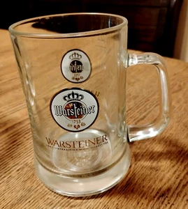 Taza de cerveza Stein de vidrio pesado etiqueta en relieve alemana Warsteiner de 0,5 L Oktoberfest - Imagen 1 de 4