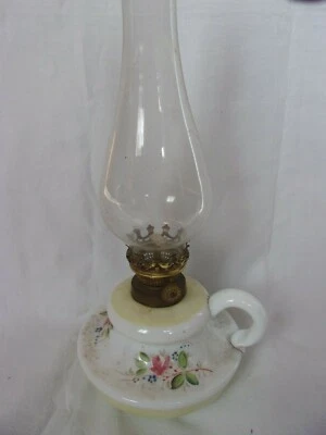 Lampe de chevet à pétrole ancienne en opaline - Photo 1/4