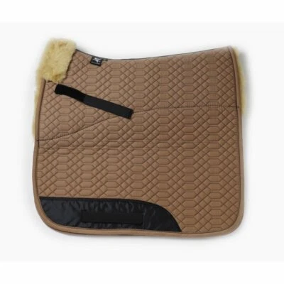 Lammfell Schabracke Fa. Engel camel/camel  "Angebot" Dressur & VSS - Bild 1 von 2