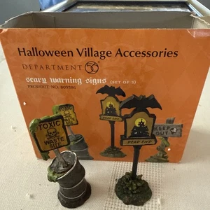 Juego de 2 señales de advertencia de miedo Department 56 Halloween Village 2010 809386 leer - Imagen 1 de 2