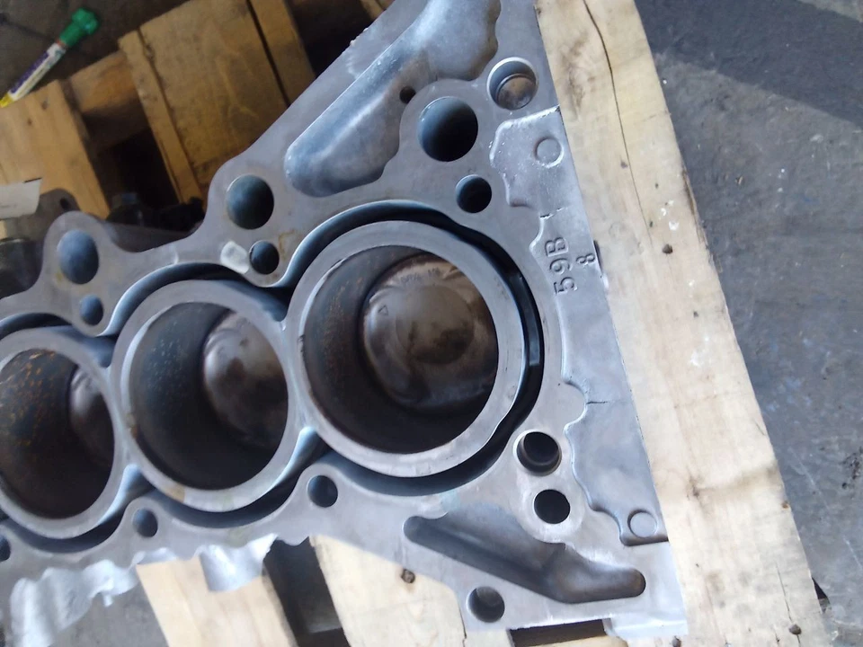 Cylinder Block 1.5L Turbo Fits 17-23 CIVIC 3923116 Foto 1 de 4