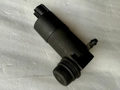 Bomba de motor para lavadora de parabrisas OEM BK21-17K624-AA Ford Focus, Transit 2012-2017 Foto 1 de 4