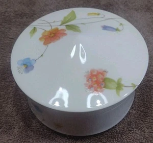 1 Mikasa Just Flowers Sugar Bowl with Lid Bone China A4-182 - Picture 1 of 6