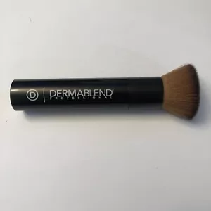 Dermablend Foundation Buffing Brush Brand New - Picture 1 of 2