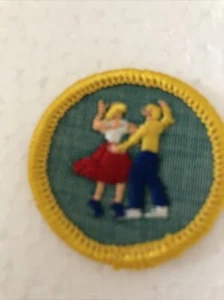 Vintage 1963-70 Kadette Pfadfinderabzeichen Volkstänzerin Käsetuchrücken neu - Bild 1 von 4