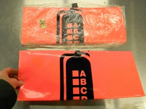 Neu Menge 2 Feuerlöscher Abdeckungen 20971 mit Fenster 25" x 16 1/2" B2 - Bild 1 von 5