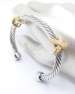 精美 18kt 镀金晶体镶嵌双 X 电缆袖口手链 — 第 1/4 张图片