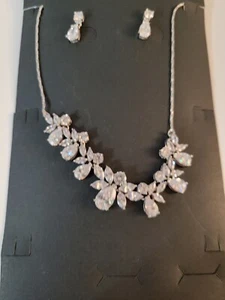 Juego de collar y pendientes de cristal de circonita cúbica Mariell chapado en rodio - Imagen 1 de 4
