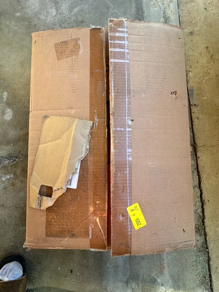 NEW APC AP7802 Metered Rack PDU 2U 16-Outlet Power Distribution Unit - Image 1 of 4