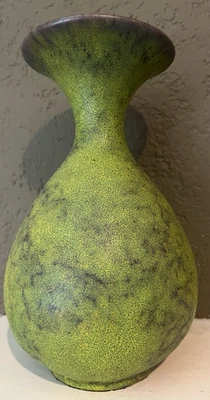 1960-70s ROYAL HAEGER POTTERY (IL 1912-2016) 9-1/2" VASE - LIME PEEL GLAZE - Image 1 of 4