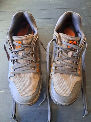 Zapato de pedal plano Five Ten Freerider Contact (negro/rojo) para hombre talla 11,0 Foto 1 de 4