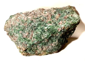 Eklogit Mineral Heilstein 600g. - Picture 1 of 3