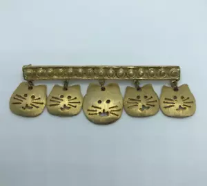 Vintage Dangling Cat Head Bar Brooch Gold Kitty Kittens Ultra Craft - Picture 1 of 7