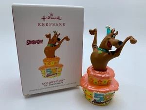 2019 Hallmark Scooby-Doo 50th Anniversary Ornament Popping Out of Cake - Picture 1 of 5