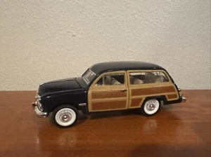 Sunnyside 1949 Ford Woody Wagon, 1:38 Scale Diecast - Picture 1 of 7