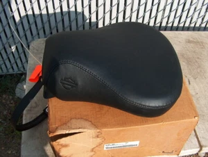 84 /  99  HARLEY DAVIDSON SOFTAIL REAR SEAT  52169 95B - Bild 1 von 2