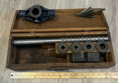 Antique Craftsman Pipe Threader Tools Original Wooden Box Extra Dies Vintage - Image 1 of 4