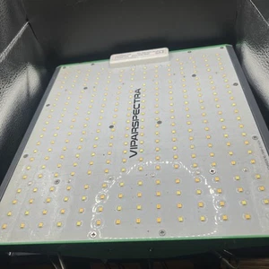 VIPARSPECTRA Upgrade P1000 LED Grow Light Full Spectrum - Picture 1 of 9