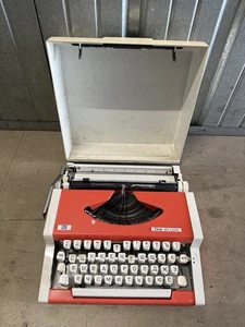 Typewriter UNIS TBM Deluxe red Space Age Case Vintage Ygoslavia used Mainly Part - Picture 1 of 9