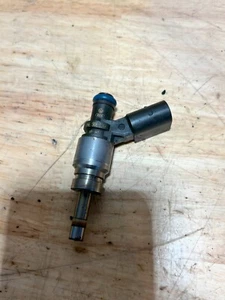 Fuel Injector for Audi A4/A6/A5/Q5 2008-2012 OEM 06E906036F - Picture 1 of 2