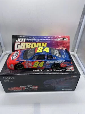 NASCAR 1 de 2800 Jeff Gordon 2002 Monte Carlo Club Car Bank Car #24 Dupont 1:24 Foto 1 de 4