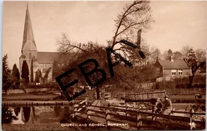 IGLESIA Y ESCUELA HORSHAM SUSSEX NIÑOS FOTO REAL POSTAL VINTAGE - Imagen 1 de 2
