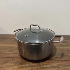 HexClad Hybrid Nonstick Stock Pot, 8-Quart, With Lid - Used - Picture 1 of 12