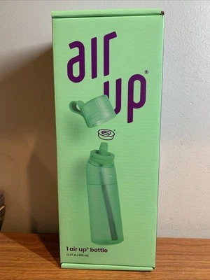 air up ® WATER BOTTLE VIBRANT GREEN 1.37 pt / 22 oz / 650 ml - Image 1 of 4