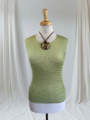 Camiseta sin mangas tejida con textura verde elástica minimalista elegante clásica atemporal años 90 grande Foto 1 de 4