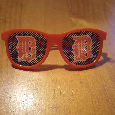 Detroit Tigers Sunglass, used Cover