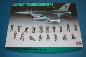 HASEGAWA 36005 - U.S. Pilot/Ground Crew Set: B scala 1/48 - Foto 1 di 1