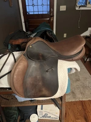 County Saddle 17 1/2 N - Image 1 of 4