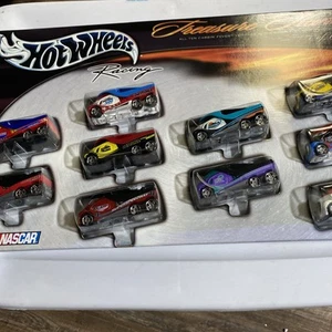 Hot Wheels 2002 Racing Treasure Hunt 10 Wrecker Set 1/1500 Cabin Fever - Bild 1 von 7