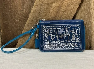Muñeco Coach Poppy de cuero negro y plateado - Imagen 1 de 4