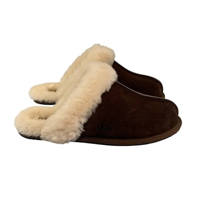 Zapatilla UGG Scuffette ll para mujer 10 marrón oscuro gamuza piel de oveja forrada cómoda ¡EXCELENTE ESTADO USADA! Foto 1 de 4