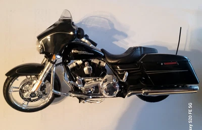 Modellino moto scala 1:12 Maisto HARLEY DAVIDSON STREET GLIDE SPECIAL bike - Immagine 1 di 2