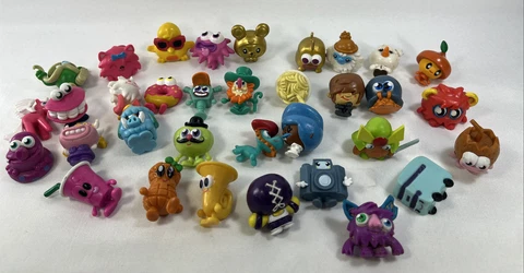 Moshi Monster Lot of 34 Various No double PVC Figures Plastic Small VTG 2011 Cover
