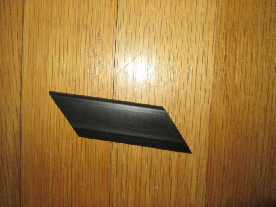 全新 原始设备制造商 1995 - 1997 福特 CONTOUR 前置发动机 MOULDING LH F5RZ-17C829-B — 第 1/2 张图片