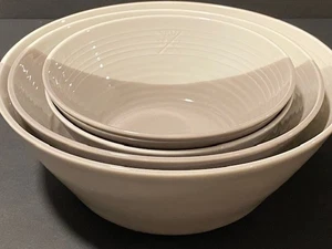 Royal Doulton Gray Bowls of Plenty Lot of Four Bowls - Picture 1 of 4