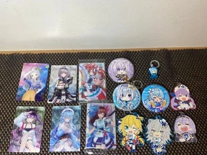 Lotto oggetti da collezione Hololive spille distintivi assortimento include spille personaggio - Foto 1 di 2