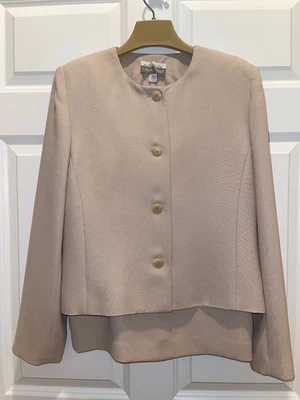 Traje Mujer, Casual Esquina, 3 Piezas, Beige con Detalle Negro, Talla 8 Foto 1 de 2